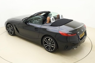 Thumbnail Mobil 4