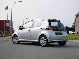 Thumbnail Mobil 6
