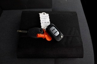 Thumbnail Mobil 6