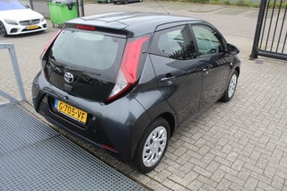 Thumbnail Mobil 6