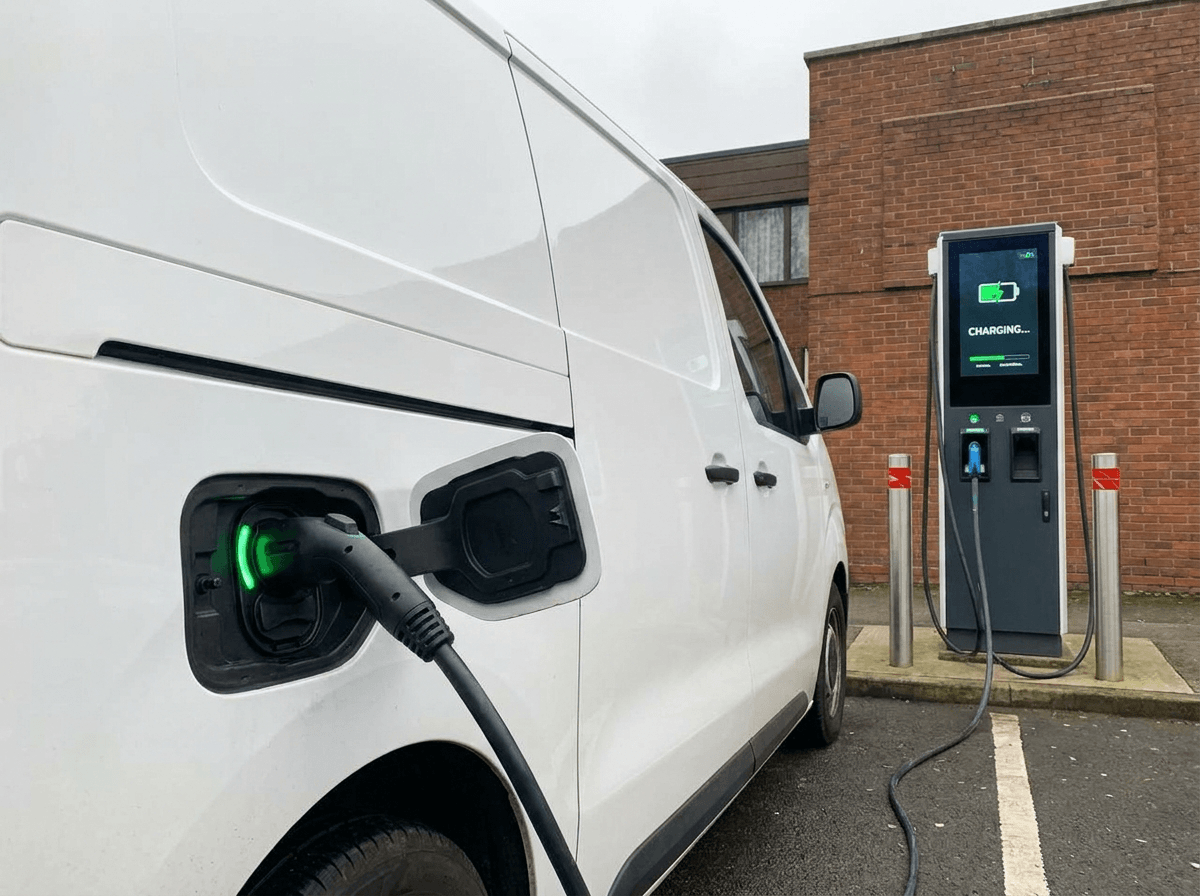 Waarom nu een elektrische auto kopen met financial lease een slimme keuze is