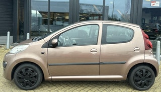 Thumbnail Mobil 6