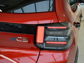 Thumbnail Mobil 8