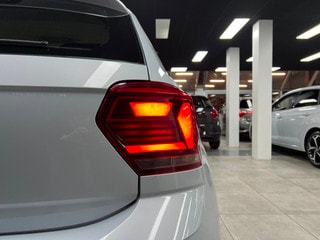 Thumbnail Mobil 9
