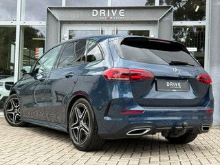 Thumbnail Mobil 8