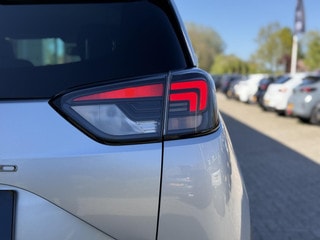 Thumbnail Mobil 8