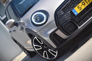 Thumbnail Mobil 4