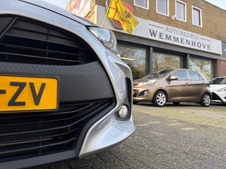 Thumbnail Mobil 6