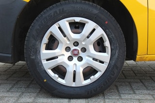 Thumbnail Mobil 6